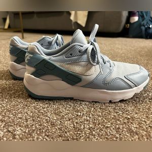 Nike LD Victory Sneakers